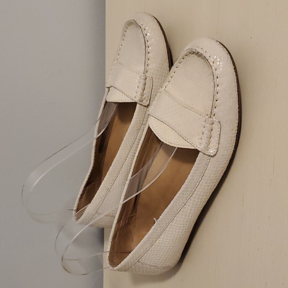 Vionic Women's Slip-on Loafer Shoes Size 7.5